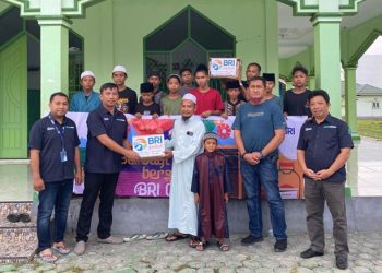 BRI Cabang Ampana Berbagi Sembako Kepada Dua Pondok Pesantren di Touna