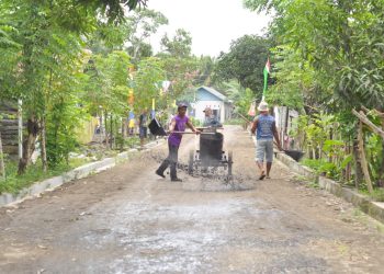 Satgas TMMD Bangun Jalan Lingkungan 500 Meter, Kades Moilong: Kualitasnya Terbaik