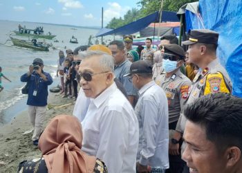 Ribuan Warga Padati Pantai Hek Permai Nuhon, TNI-Polri Lakukan Pengamanan