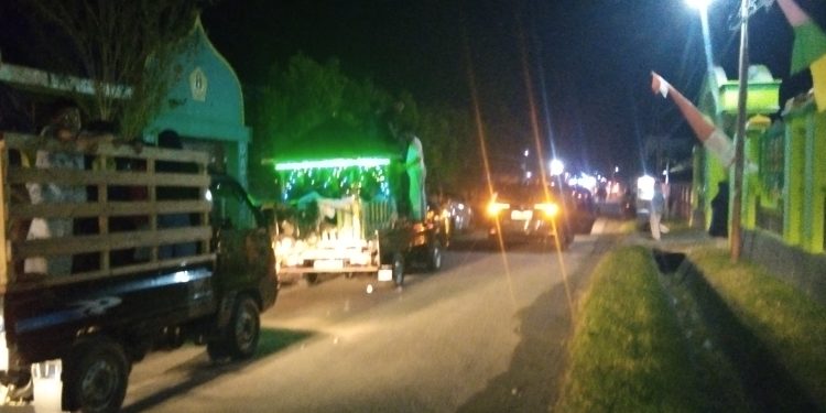 Ratusan Kendaraan Mengikuti Pawai Takbir Idul Fitri 1445 H. (Dok.Kilasbanggai.com)