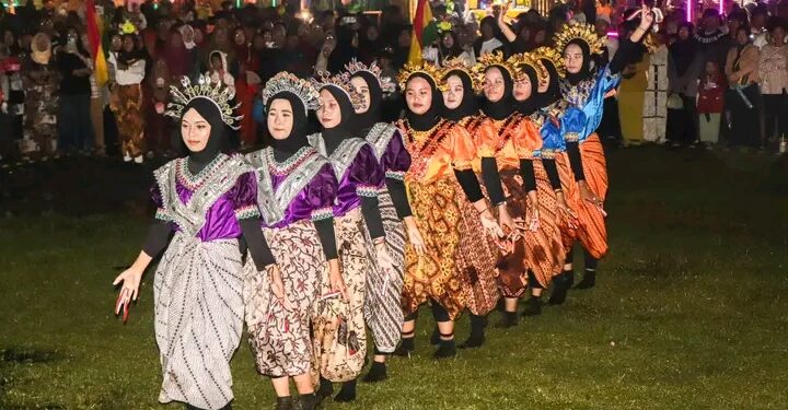 Tarian Saat Pembukaan Bunta Expo. (Dok.Dkispbanggai)