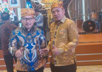 Bupati Banggai Didampingi Kadisdik  Terima Penghargaan Pada FTBIN Tahun 2024