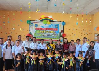 Kades Dowiwi Hadir di Acara Penamatan dan Perpisahan Paud KB Elim