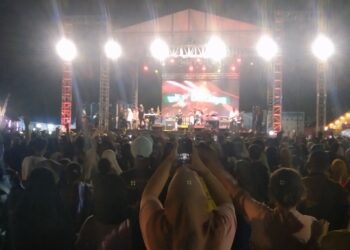 Tak Peduli Becek, Ribuan Masyarakat Padati Konser Fresly Nikijuluw di Penutupan Bunta Expo 2024