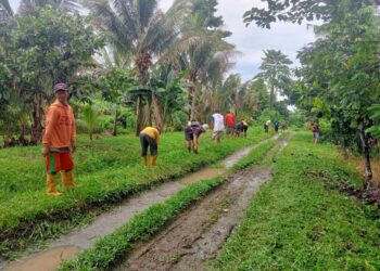 Warga Doda Bunta Laksanakan Kerja Bakti Menyambut HUT Kabupaten Banggai ke 64