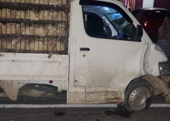 Dua Mobil Adu Banteng di Nuhon Banggai, Polisi Amankan Barang Bukti