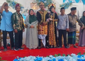 Sulianti Murad Hadiri Acara Pernikahan di Desa Saiti Nuhon