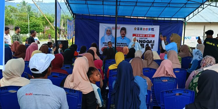 Tatap Muka Pasangan Calon Bupati Banggai Sulianti Murad - Samsul Bahri Mang di desa balaang, kecamatan Simpang Raya. (Kilasbanggai.Com)