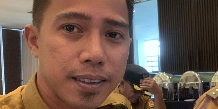 "Andika Kulap" Kepala Desa Tomeang, Kecamatan Nuhon.