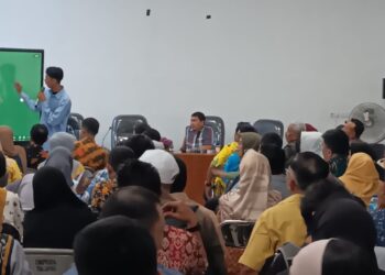 Disdikbud Luncurkan Puluhan Smart Board, Era Baru Menuju Digitalisasi Pendidikan di Banggai
