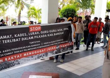 Polisi Amankan Aksi Unjuk Rasa GEMPAR di Kantor DPRD Banggai