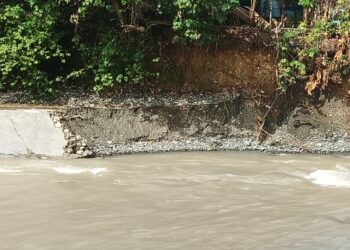 Diduga Dikerjakan Asal-asalan, Proyek Talud di Hion Bunta Belum Sebulan Roboh