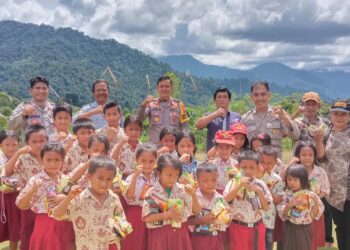 Bukti Kepedulian Polri Terhadap Masyarakat Terpencil, Kapolsek Bunta Rela Tempuh Perjalanan Panjang ke Dusun Mumpe