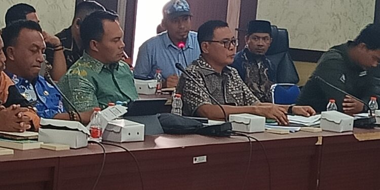 Triwidy Kuncoro, Perwakilan PT KFM Saat menghadiri RDP di DPRD Banggai. (Dok.Kilasbanggai.com)