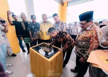 Dukung Pembangunan Daerah Tingkat Kecamatan, Bupati Amirudin Resmikan Kantor Camat Toili Jaya