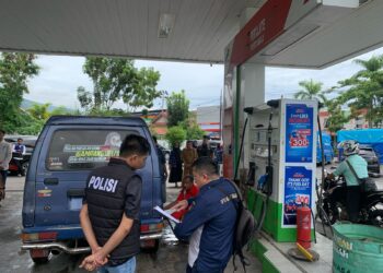 Jelang Mudik, Polres Banggai Sidak SPBU di Kota Luwuk Pastikan BBM Sesuai Takaran