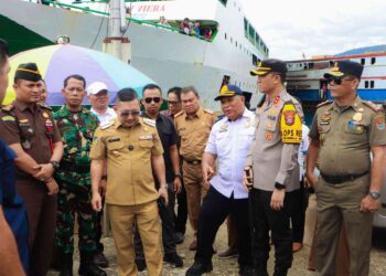 Kapolres Banggai Bersama Forkopimda, Pantau Arus Mudik Lebaran 1446 H di Luwuk