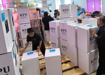 KPU Banggai Selesaikan Perakitan Kotak Suara PSU, Logistik Mulai Dipacking