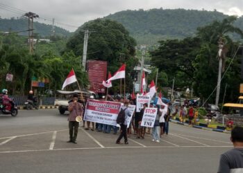 Aksi Damai Spontanitas Masyarakat Luwuk Banggai Dukung UU TNI
