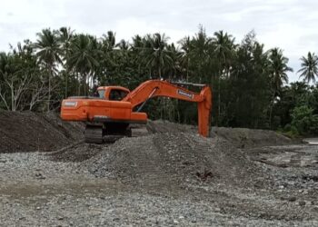 Respon Cepat Bupati Banggai, Kerahkan Alat Berat Atasi Ancaman Longsor di Pemakaman Umum Desa Koninis