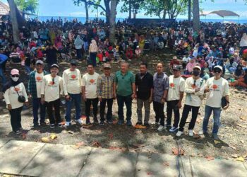 Wakil Bupati Banggai Buka Kegiatan Lebaran Ketupat Di Pantai Hek Nuhon, Ajak Masyarakat Bersatu Bangun Daerah