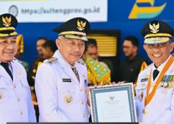 Pemkab Banggai Laut Terima Penghargaan UHC dari Gubernur Sulteng