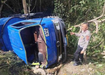 Akibat Rem Blong, Truk Tangki BBM Terjun ke Jurang di Luwuk Banggai
