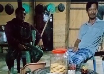 Perbaikan Jalan ke Kebun Desa Koninis  Tidak Gunakan APBD Banggai, Warga : Itu Bantuan Pribadi