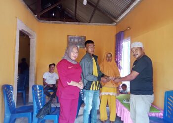 Kades Koninis dan Bidan Desa Kunjungi Ibu Hamil, Ajak Bersalin di Puskesmas