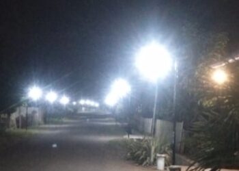 Wujudkan Program Banggai Terang, Pemdes Hion Pasang 87 Unit Lampu Jalan