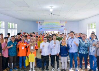 Berdayakan Calon Tenaga Kerja Lokal, Bupati Amirudin Lepas Peserta Pelatihan Pengelasan 6G ke Batam