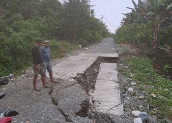 Jalan Menuju Desa Masungkang Banggai Amblas, Warga Sulit Angkut Hasil Pertanian