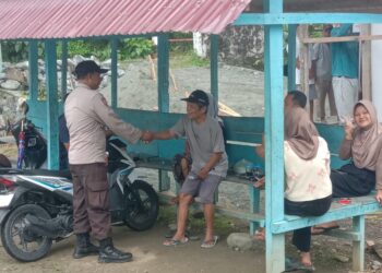 Patroli Sambang Wilayah Binaan, Kapolsek Bunta : Laporkan Jika Ada Potensi Gangguan Keamanan