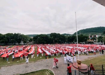 Dari Alun-Alun Kota Hingga Pantai Km 5, Merah Putih Diarak Terbentang Sepanjang 1 Kilometer