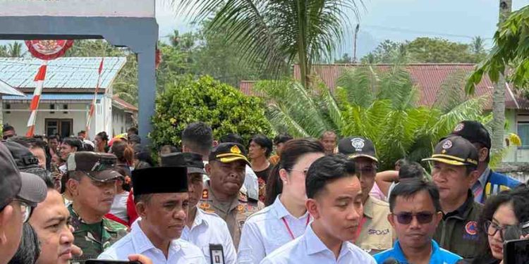 Wapres Gibran  Meninjau langsung Kondisi Korban Gempa Poso,Jumat(22/8/2025)Foto:Ist