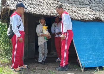Lewat Aksi Jumat Berkah, Kapolsek IPDA Andi Sentuh Hati Warga Bunta