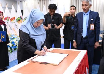 Wagub Sulteng Lantik 30 Pejabat Fungsional, Tekankan Profesionalisme dan Inovasi Kinerja