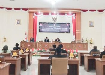 Ketuk Palu, DPRD Banggai Laut Restui Pembahasan Raperda Perubahan APBD dan RPJMD 2025-2029