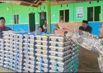 Program MBG Presiden Prabowo Dinikmati Santri Ponpes Fathul Hikam NW Toili Barat, Pimpinan Pondok Tekankan Pentingnya Pengawasan Kualitas Gizi