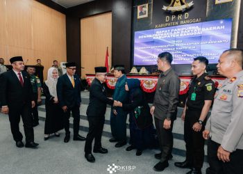 Hadiri Pelantikan PAW Anggota DPRD Banggai, Ini Harapan Bupati Amirudin