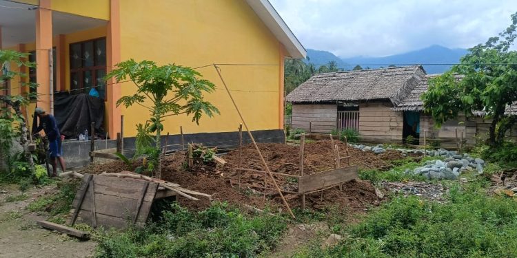 Proyek pembangunan dilokasi SMP Negeri 8 Satap Dodabunta, Kecamatan simpang raya.( Dok. Kilasbanggai.com )