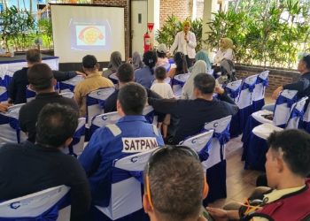 Dukung Pola Hidup Sehat Karyawan, DSLNG Hadirkan Pemeriksaan dan Penyuluhan Kesehatan bagi Personil Keamanan