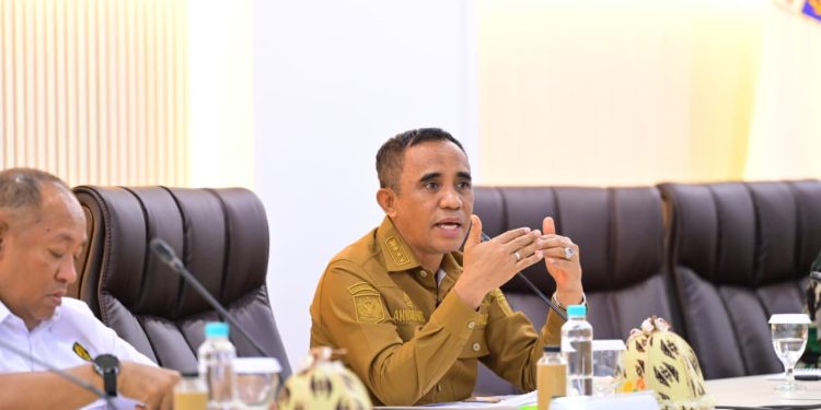 Gubernur Sulawesi Tengah Dr.H.Anwar Hafid,M.Si Memimpin rapat koordinasi bersama Kementerian ESDM, Senin (13/10/2025)  Foto: Ist