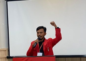 Pemuda Desa Sindangsari Tantang Camat Toili Barat: Beri Solusi Konkret atas Tumpukan Sampah Ilegal di Bibir Sungai