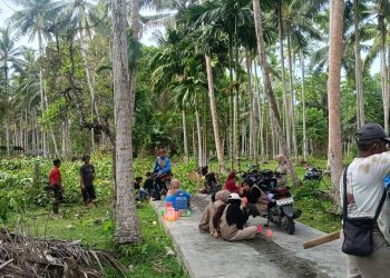 Pemdes Hion, BPD dan Mahasiswa KKNT UIN Datokrama Palu Laksanakan “Kamis Mombilisi”