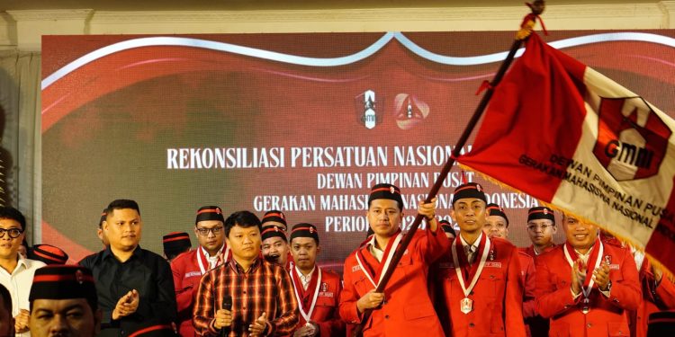 Dewan Pimpinan Pusat Gerakan Mahasiswa Nasional Indonesia (DPP GMNI) resmi mengukuhkan kepengurusan Periode 2025–2028 di Denpasar, Bali, Selasa (16/12/2025) Foto: Ist.