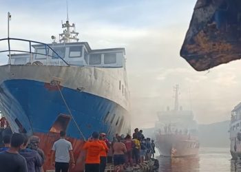 KM. Harapanku Mekar Terbakar di Pelabuhan Rakyat Luwuk