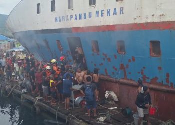 Kapal Terbakar di Luwuk Banggai: 9 Kru Selamat, 1 Orang Luka-luka