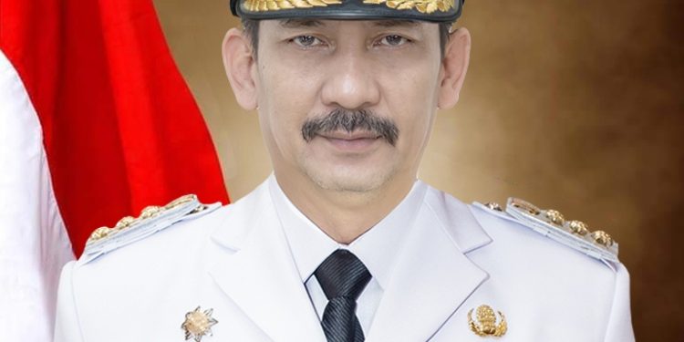 Drs. H. Firmanza DP, SH, M.Si - Kepala Dinas Pendidikan Sulawesi Tengah (Foto: Wikipedia)