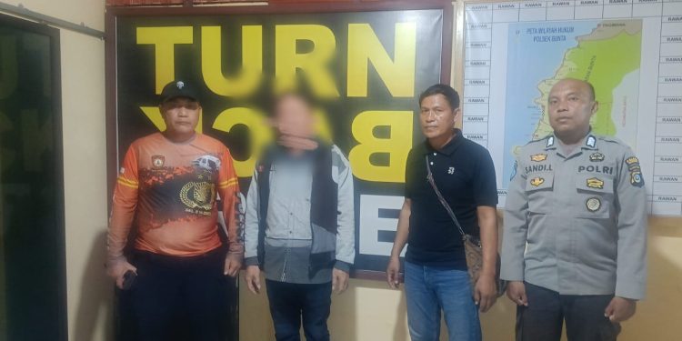 Polsek Bunta amankan Terduga Pelaku Pemilik Kamera di Toilet SMAN 1 Bunta. (Dok.Kilasbanggai.com)